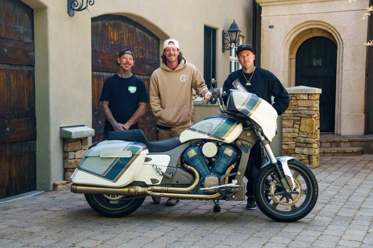 La nuova Indian Chieftain PowerPlus per la star del country Tyler Hubbard firmata Forever Rad (5)