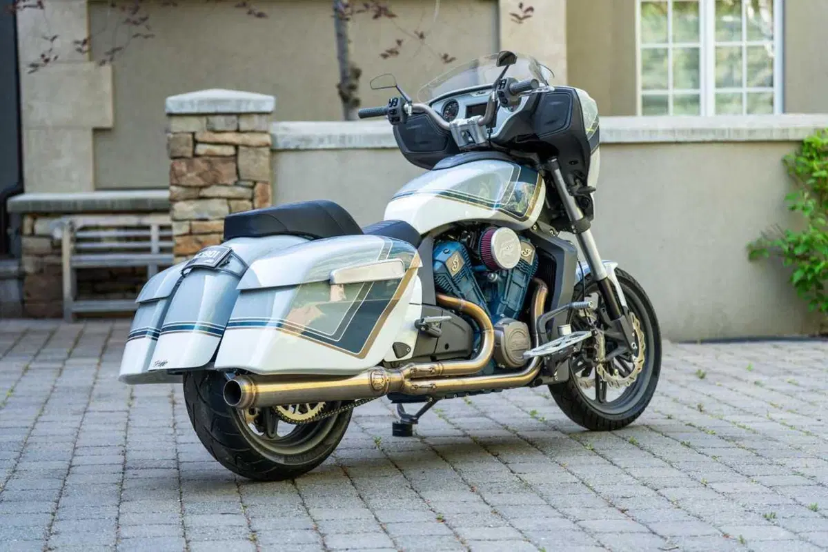 La nuova Indian Chieftain PowerPlus per la star del country Tyler Hubbard firmata Forever Rad (9)
