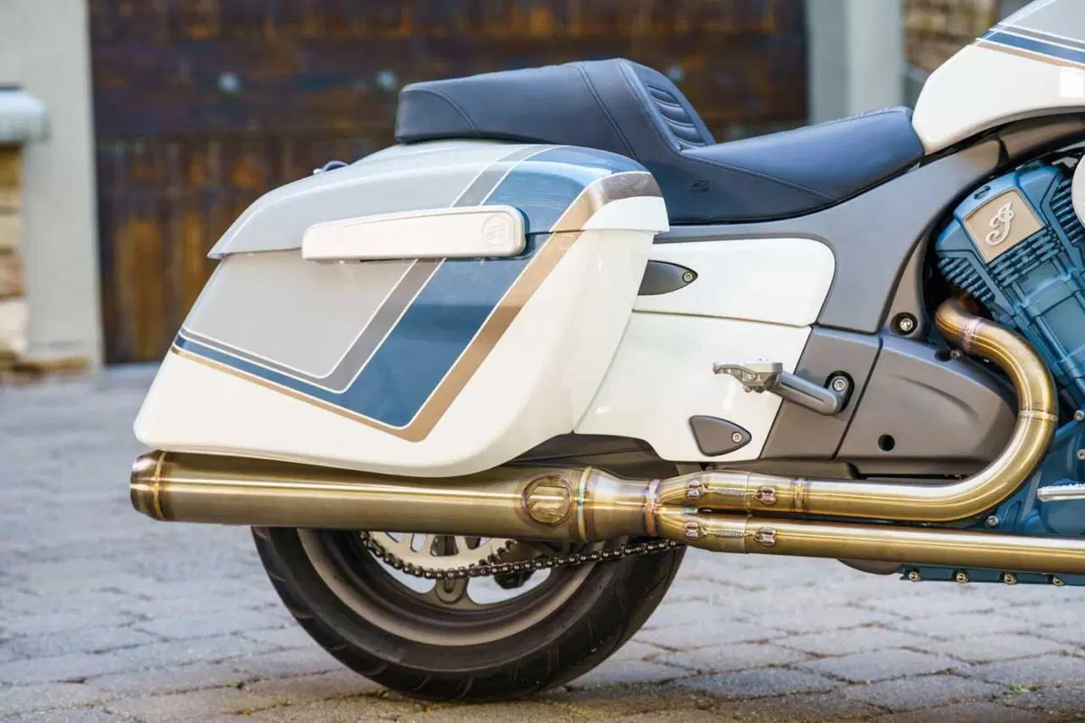 La nuova Indian Chieftain PowerPlus per la star del country Tyler Hubbard firmata Forever Rad (16)