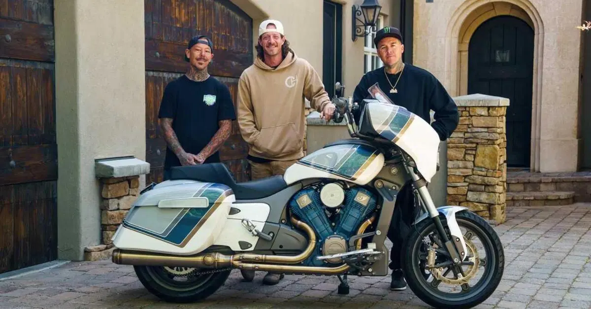 La nuova Indian Chieftain PowerPlus per la star del country Tyler Hubbard firmata Forever Rad