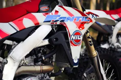 Fantic XXF "NILS edition": le cross in edizione limitata che riprendono i colori delle moto factory