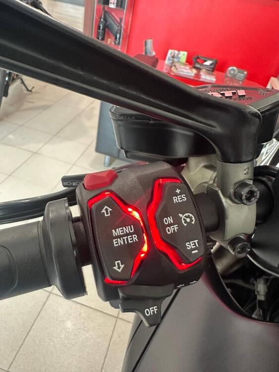 Ducati Diavel 1260 (2021 - 22) (4)