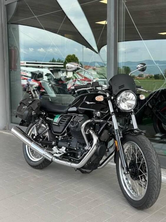 Moto Guzzi V7 III Special (2017 - 20) (3)