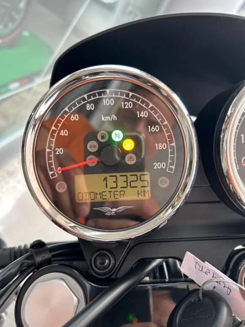 Moto Guzzi V7 III Special (2017 - 20) (7)