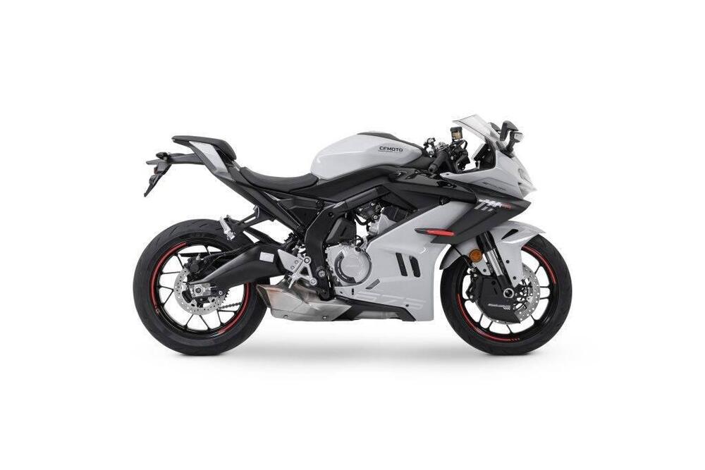 CFMOTO 675SR-R (2025)