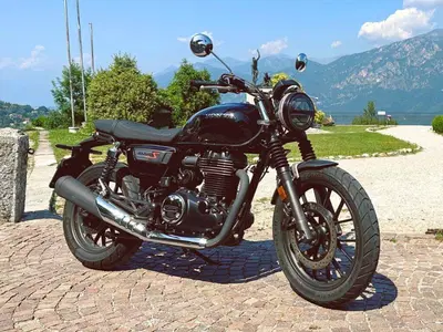 Honda GB350S: 40 km/l e stile vintage a 4.590 euro. La nostra prova [VIDEO]