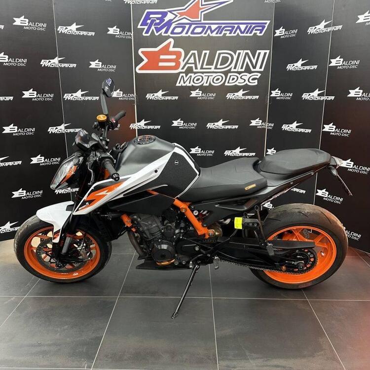 KTM 890 Duke R (2020) (2)