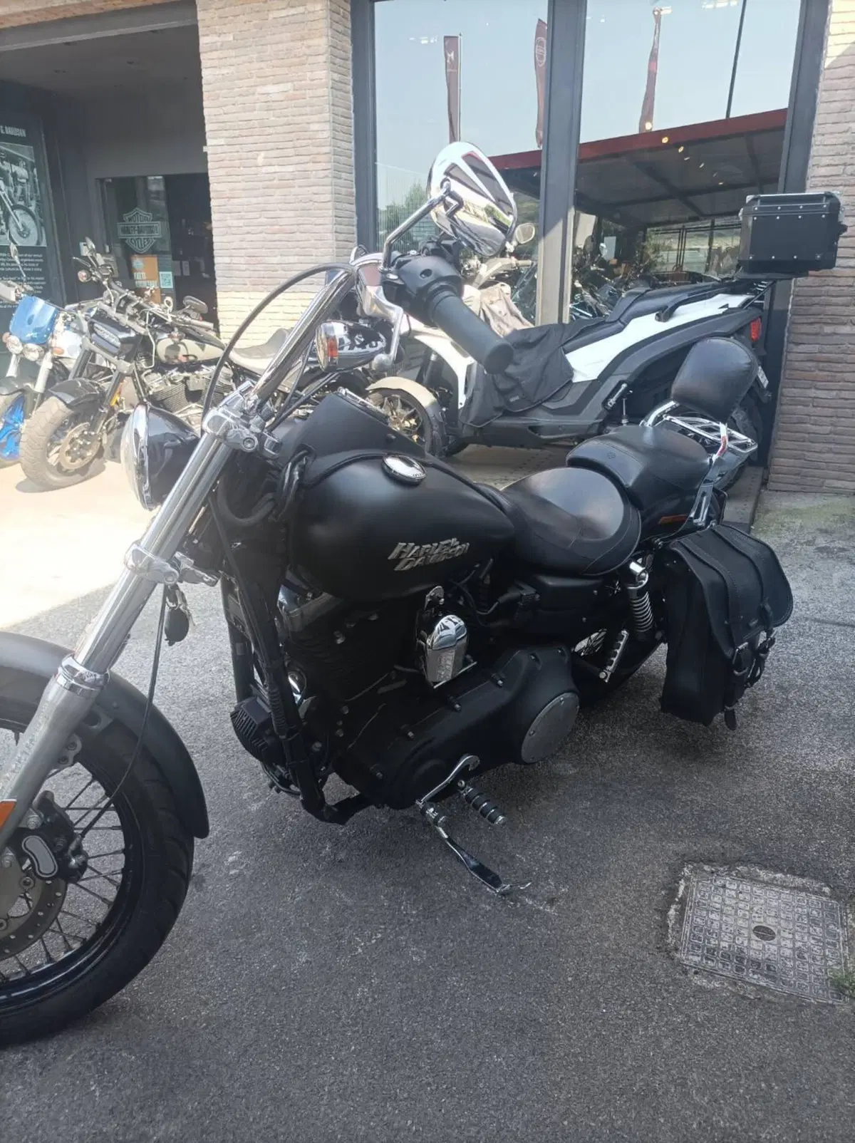 Harley-Davidson 1584 Street Bob (2008 - 15) - FXDB (4)