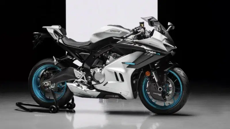 CFMOTO 675SR-R: la videoscheda tecnica: tutto quello che c'&egrave; da sapere [VIDEO]