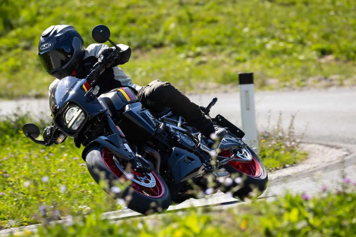 Suzuki GSX-8T - TT