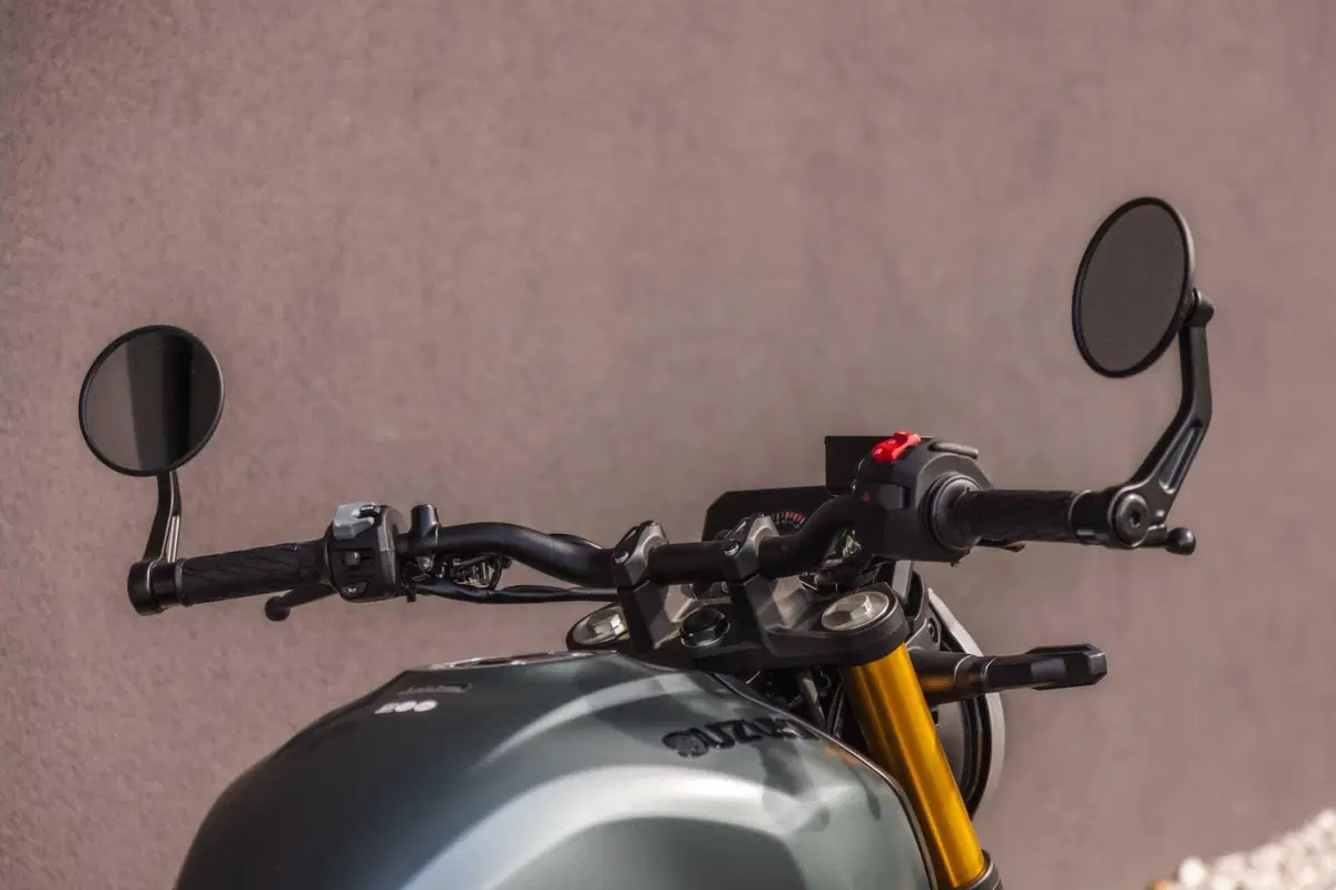 Suzuki GSX-8T - TT (6)