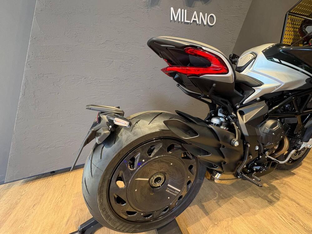 MV Agusta Dragster 800 RR Ottantesimo (2025) (5)