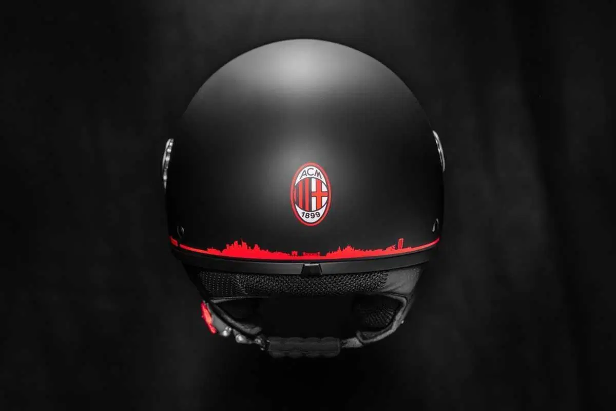 Tucano Urbano e AC MIlan: ecco i caschi El'Jettin (7)