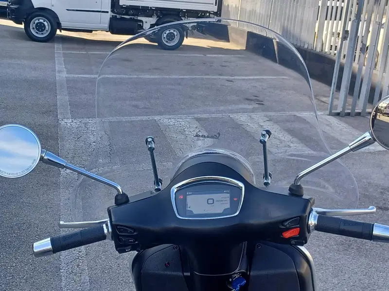 Vespa GTS 300 Supertech Hpe (2021 - 22) (10)