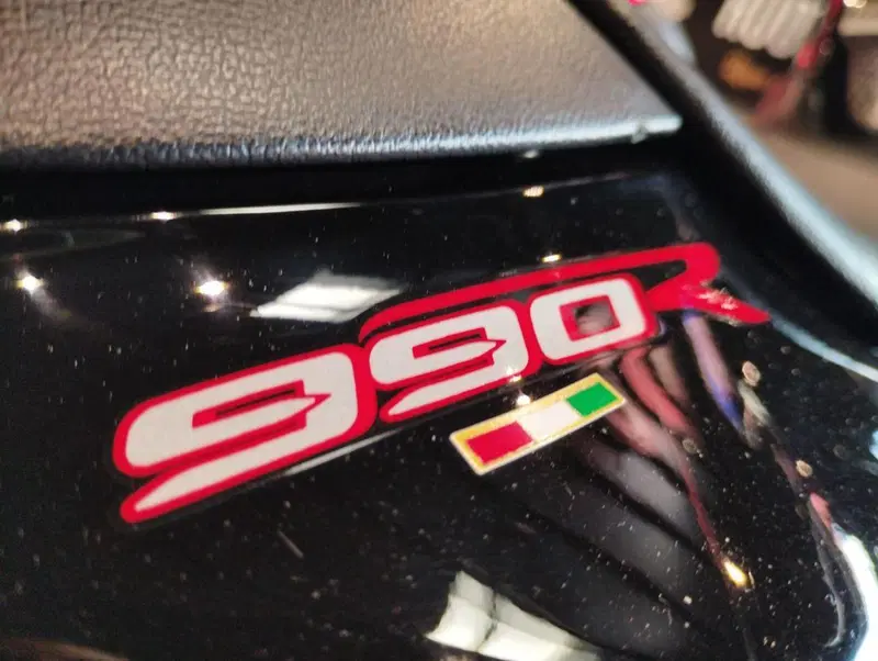 MV Agusta Brutale 990 R (2009 - 12) (8)