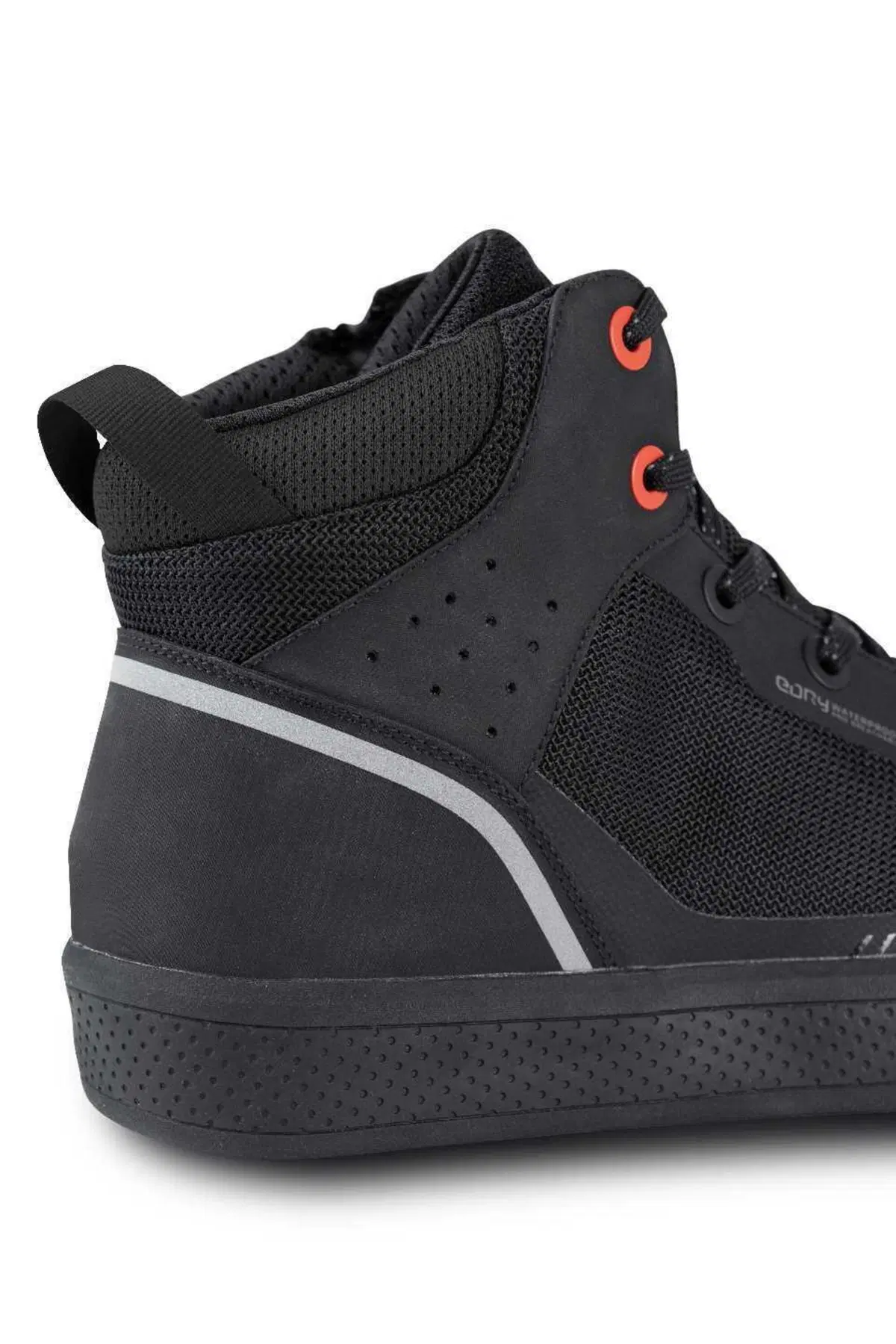Eleveit preesenta la nuova sneaker Skyline Air E-Dry (3)