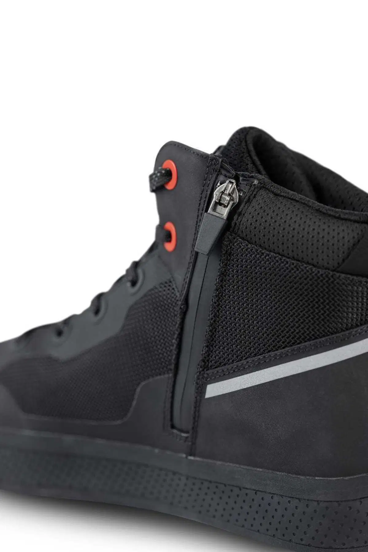 Eleveit preesenta la nuova sneaker Skyline Air E-Dry (5)