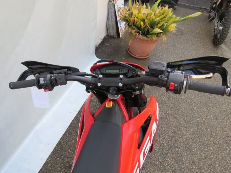 GASGAS SM 700 (2022 - 26) (10)