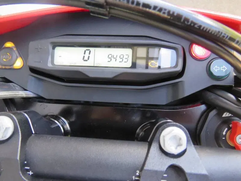 GASGAS SM 700 (2022 - 26) (11)