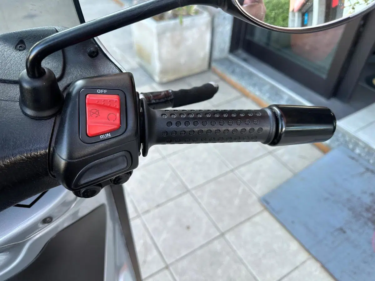 Piaggio Beverly 250 (2004 - 05) (4)