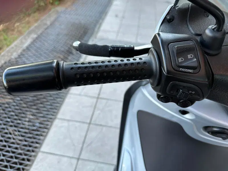Piaggio Beverly 250 (2004 - 05) (5)