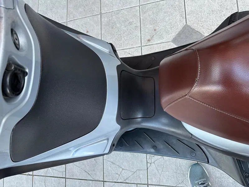 Piaggio Beverly 250 (2004 - 05) (6)