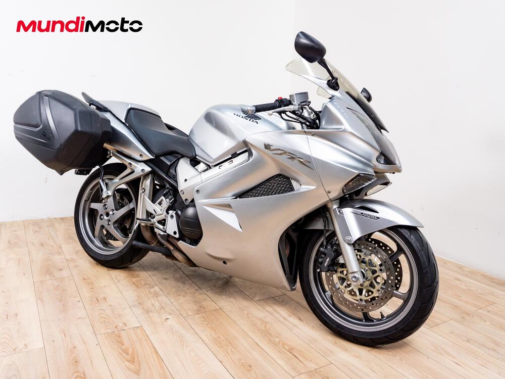 Honda VFR 800 (2002 - 05) (2)