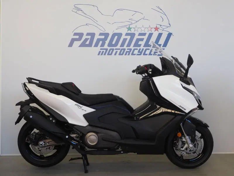 Kymco AK 575 Premium (2025 - 26) (2)