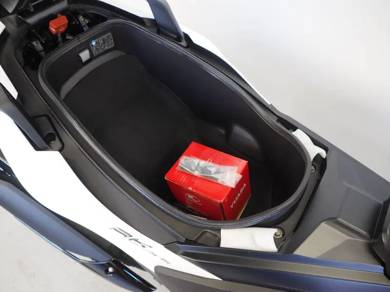 Kymco AK 575 Premium (2025 - 26) (4)