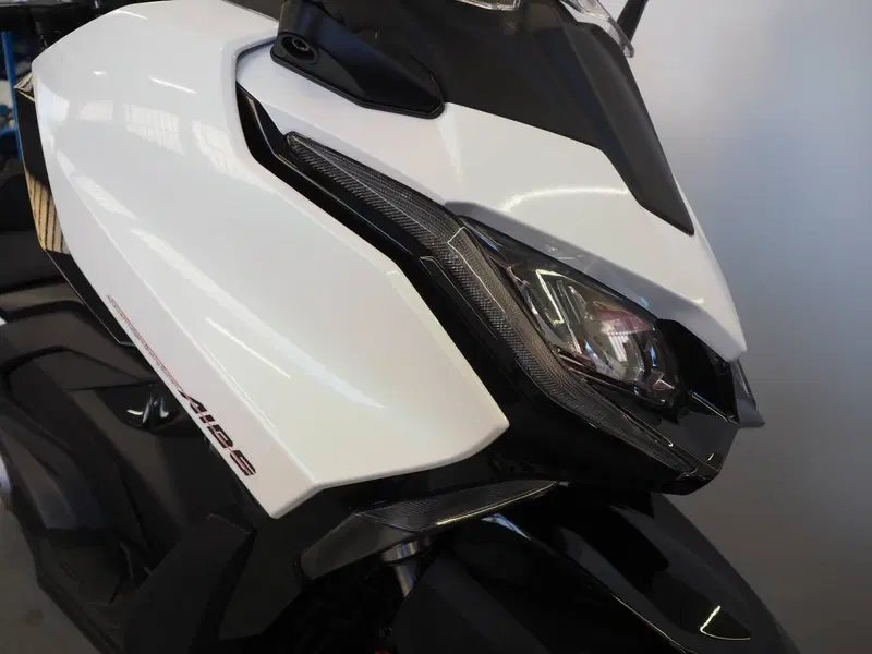 Kymco AK 575 Premium (2025 - 26) (11)