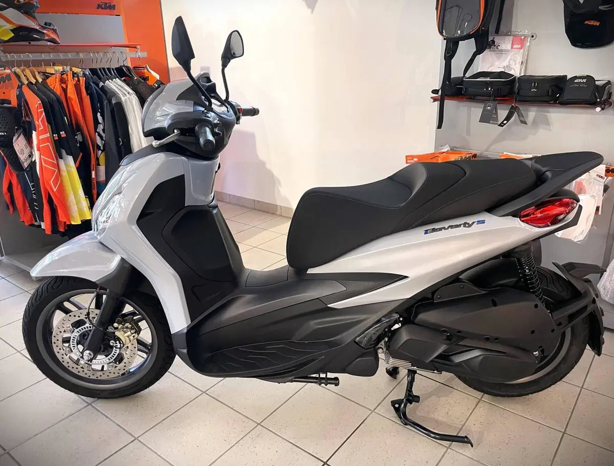 Piaggio Beverly 310 S (2025 - 26) (2)