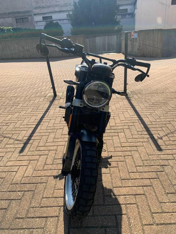 Husqvarna Svartpilen 401 (2018 - 19) (2)