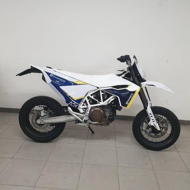 Husqvarna 701 Supermoto (2017 - 19) (5)