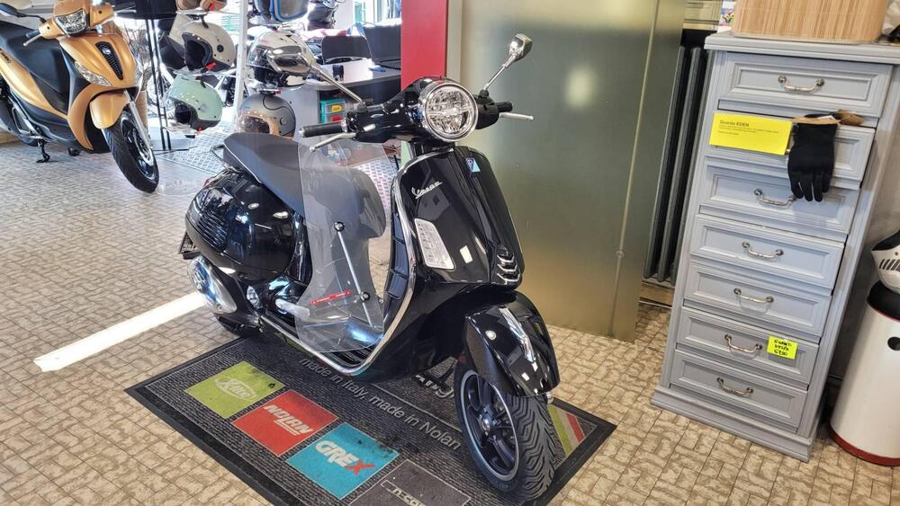 Vespa GTS 300 Super (2023 - 24) (2)