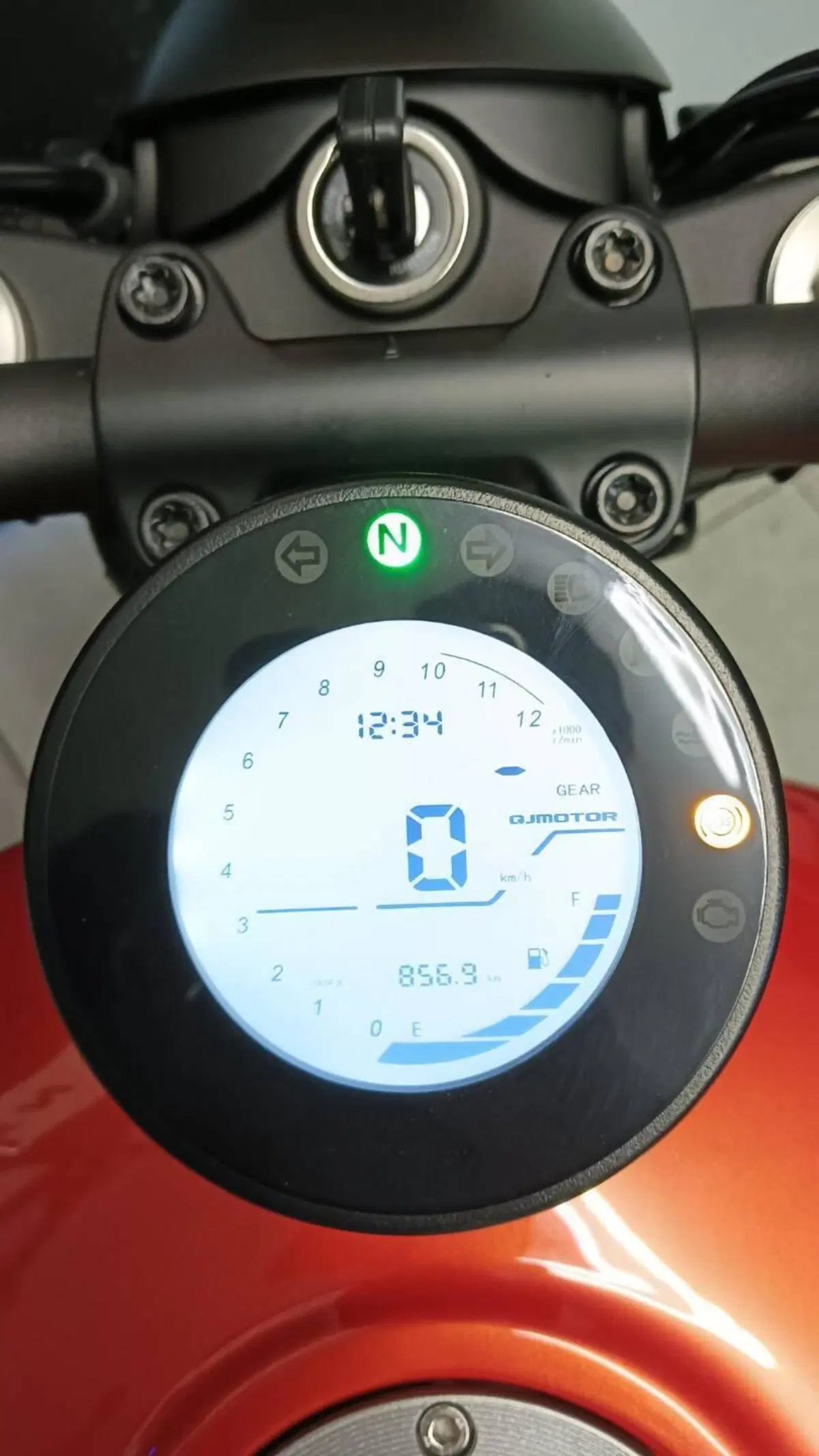 QJ Motor SRV 300 (2023 - 25) (7)