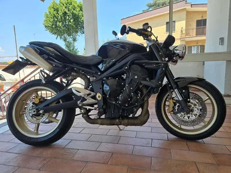 Triumph Street Triple R (2009 - 12)