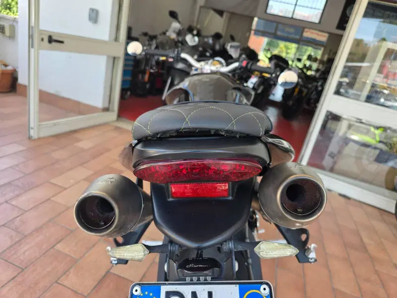 Triumph Street Triple R (2009 - 12) (7)