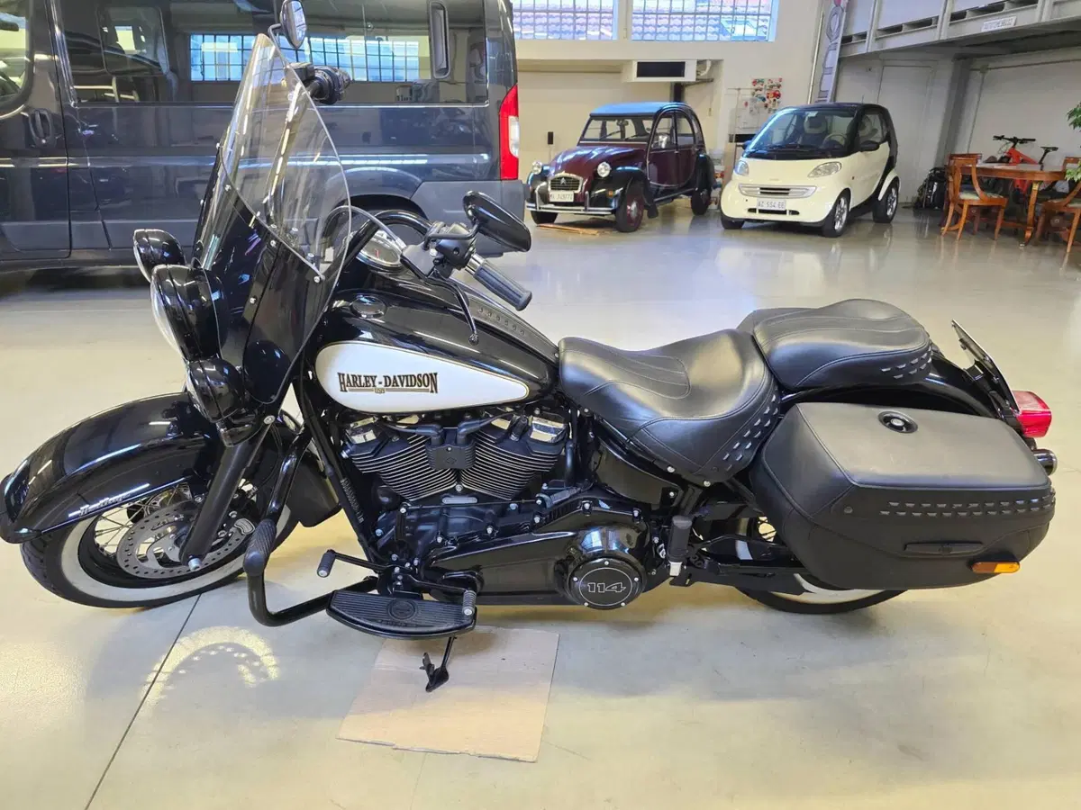 Harley-Davidson 114 Heritage Classic (2018 - 20) - FLHCS (12)