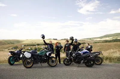 Blind Test casco moto: avete mai provato senza conoscere la marca? Noi l'abbiamo fatto [VIDEO]