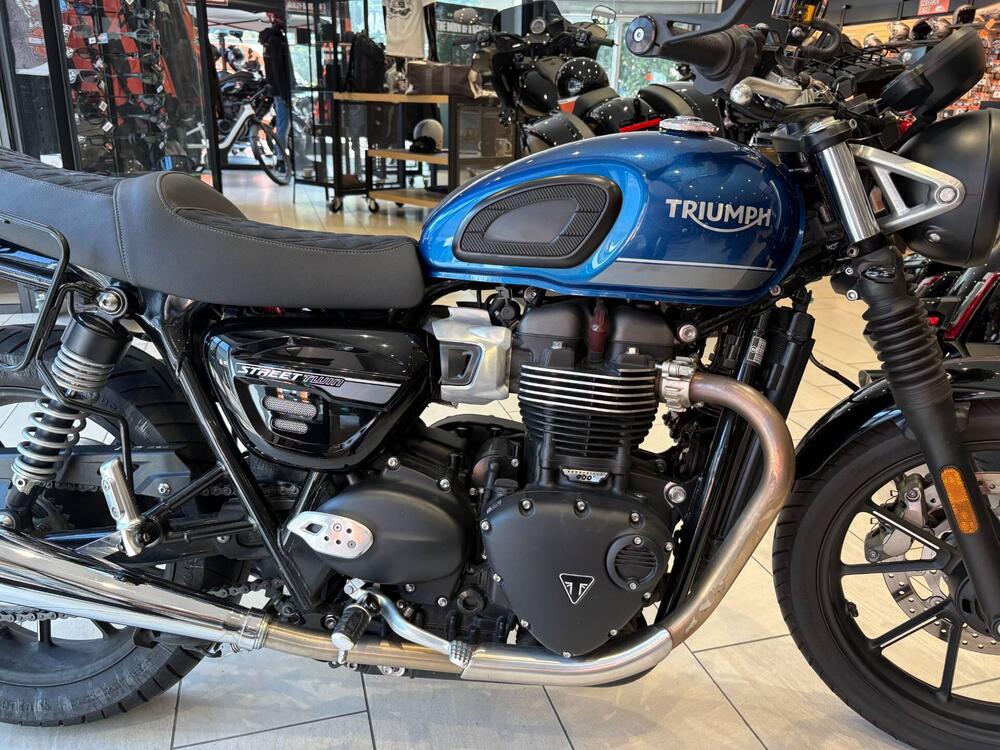 Triumph Street Twin 900 (2021 - 22) (4)
