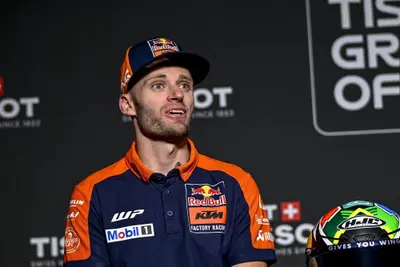 MotoGP 2025. GP della Repubblica Ceca a Brno. Brad Binder: "Il limite pi&ugrave; grande della KTM? Se avessimo un po' di stabilit&agrave; sull'anteriore avremmo un grande beneficio"
