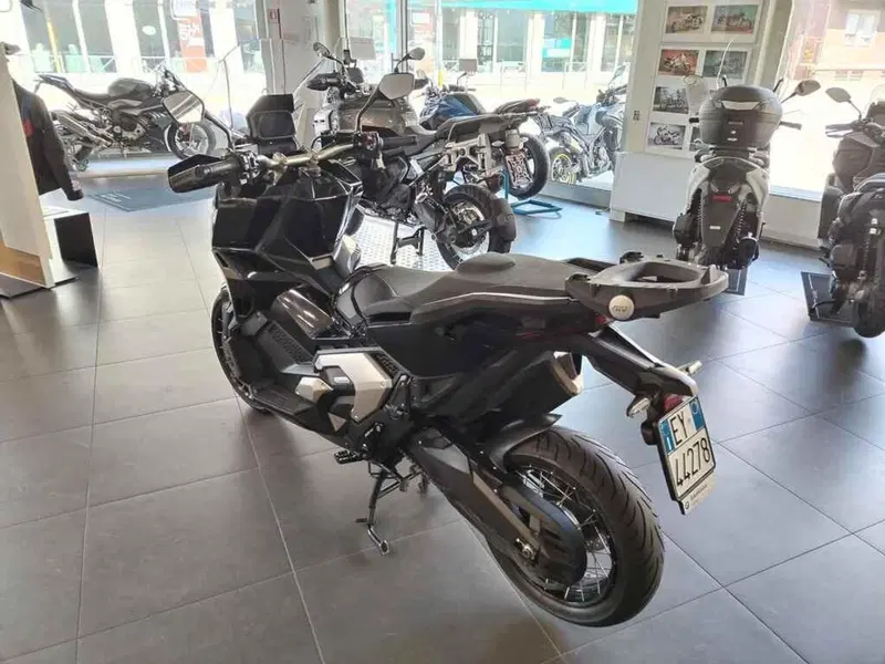 Honda X-ADV 750 DCT Adventure (2021 - 24) (6)