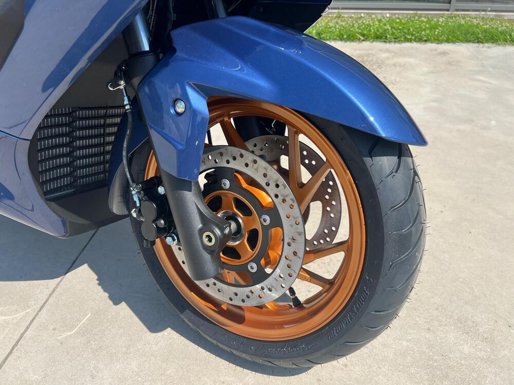 Suzuki Burgman 400 (2025) (2)