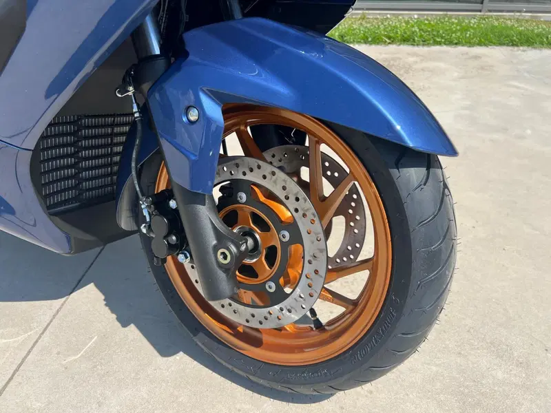 Suzuki Burgman 400 (2025 - 26) (2)