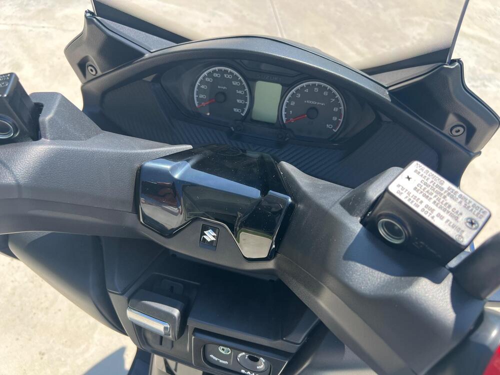 Suzuki Burgman 400 (2025) (4)