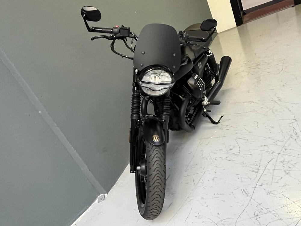 Moto Guzzi V7 Stone (2021 - 24) (3)