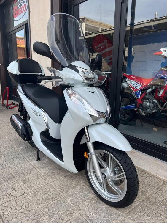 Honda SH 300 i ABS (2016 - 20) (2)