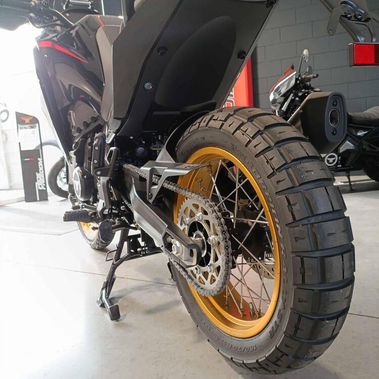 Moto Morini X-Cape 700 Gold Edition (2025) (2)