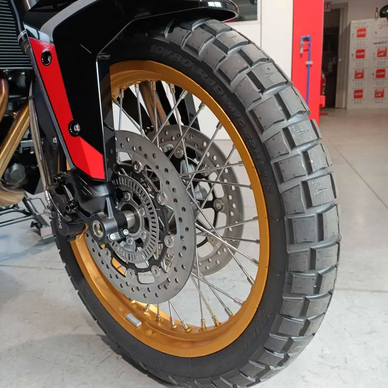 Moto Morini X-Cape 700 Gold Edition (2025 - 26) (3)