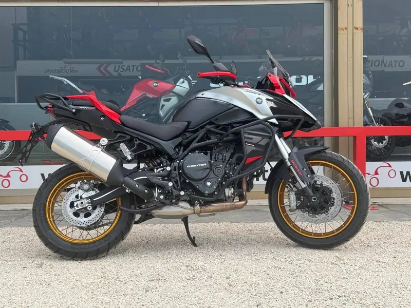 QJ Motor SRT 900 SX (2025 - 26) (3)